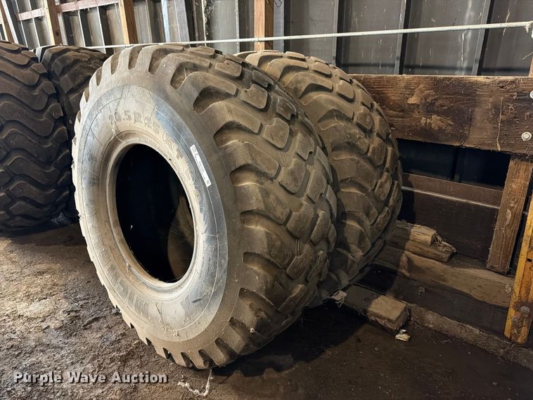 (2) Michelin 20.5R25 tires