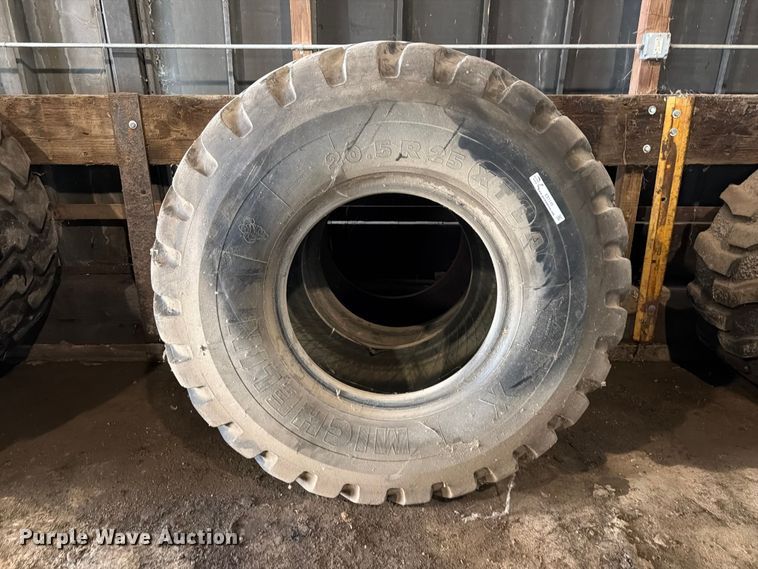 image for item ES1145 (2) Michelin 20.5R25 tires