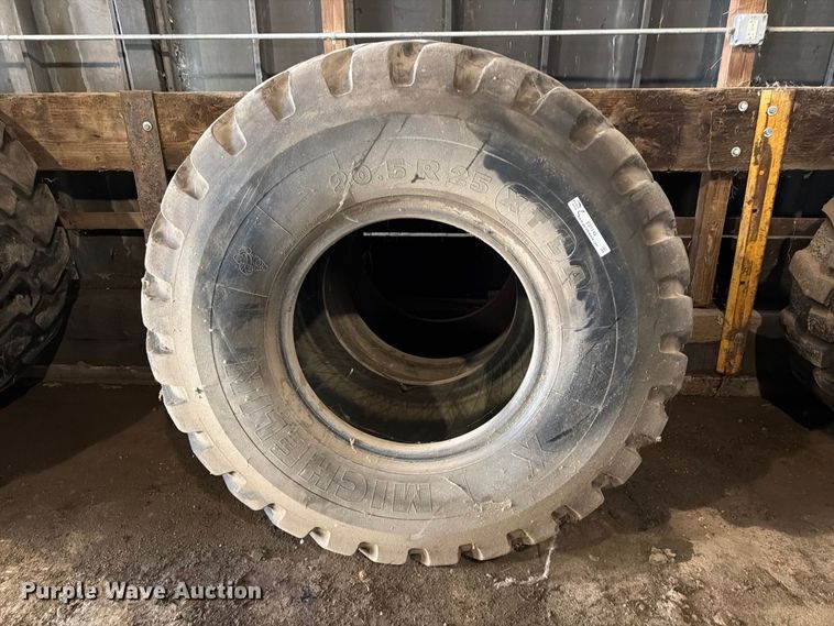 image for item ES1145 (2) Michelin 20.5R25 tires