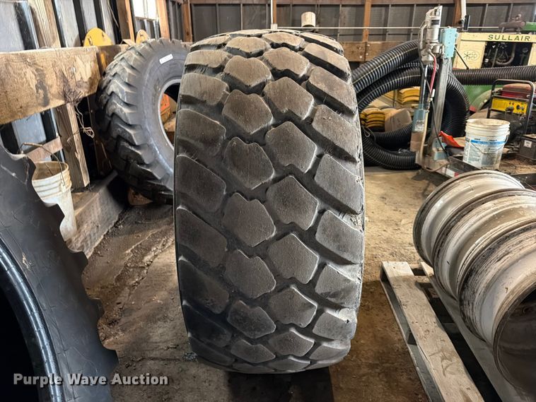 image for item ES1146 Michelin 555/70R25 tire