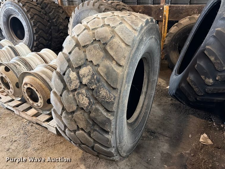image for item ES1146 Michelin 555/70R25 tire