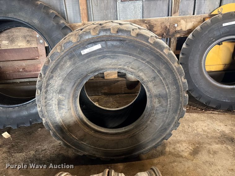 image for item ES1146 Michelin 555/70R25 tire
