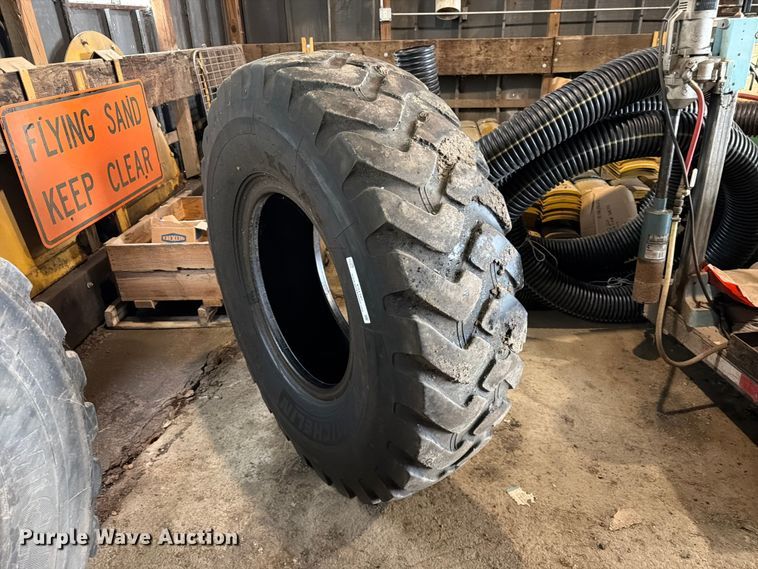 image for item ES1147 Michelin 14.00R24 tire