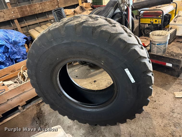 image for item ES1147 Michelin 14.00R24 tire