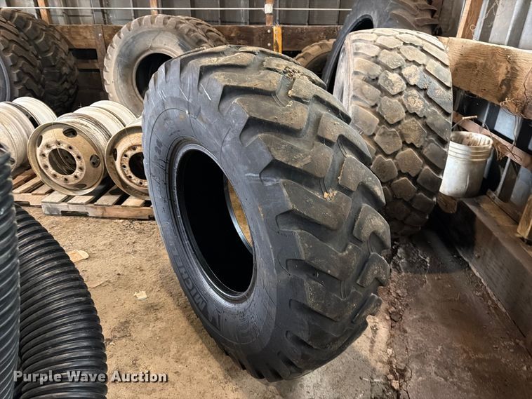 image for item ES1147 Michelin 14.00R24 tire