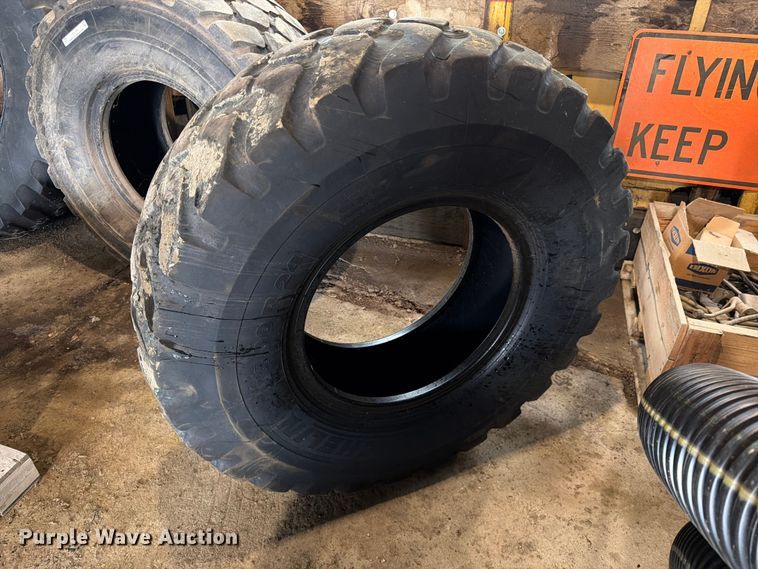 image for item ES1147 Michelin 14.00R24 tire