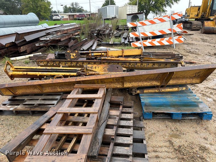 image for item ES1149 (2) wing plows