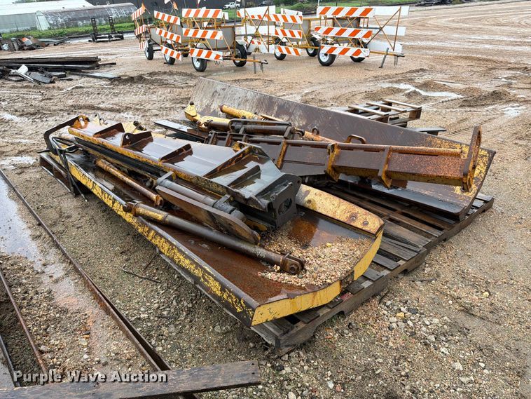 image for item ES1149 (2) wing plows