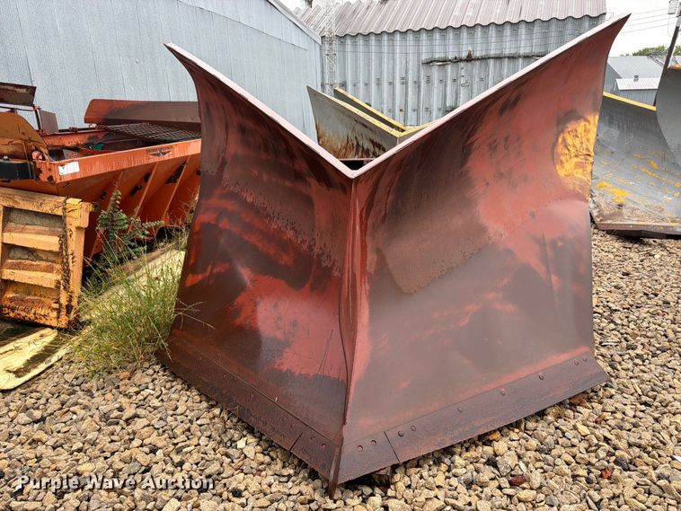 image for item ES1150 Henke V-plow