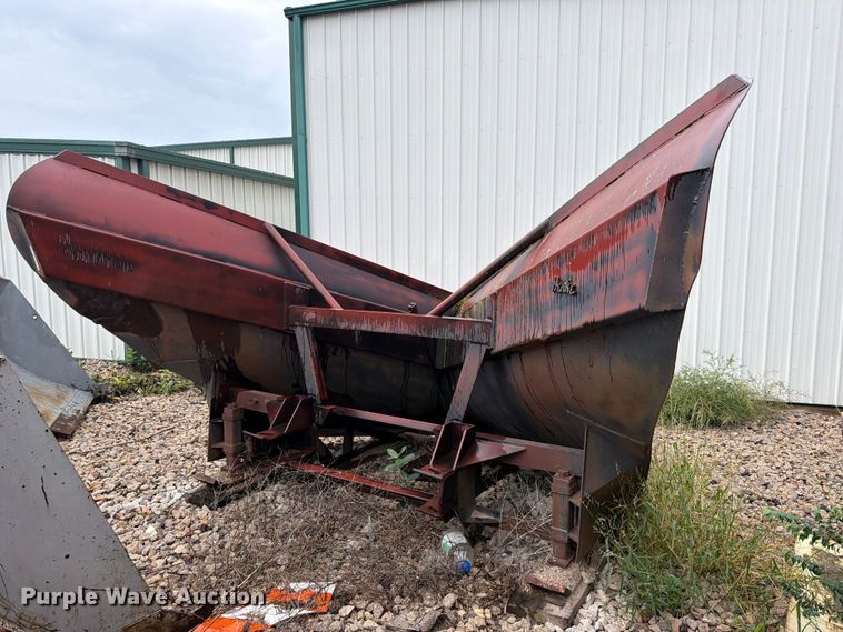 image for item ES1150 Henke V-plow
