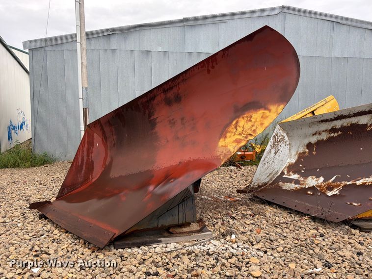 image for item ES1150 Henke V-plow