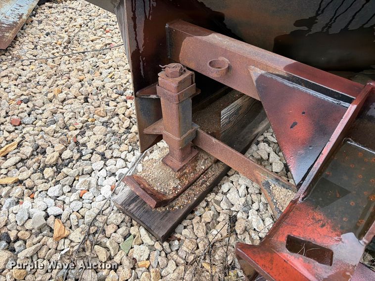 image for item ES1150 Henke V-plow