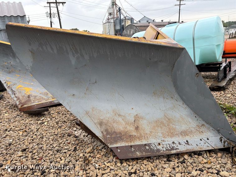 image for item ES1151 Omsteel 880 V-plow
