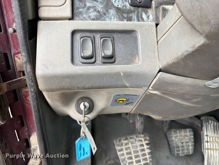 image for item ES1153 2002 Freightliner Columbia semi truck