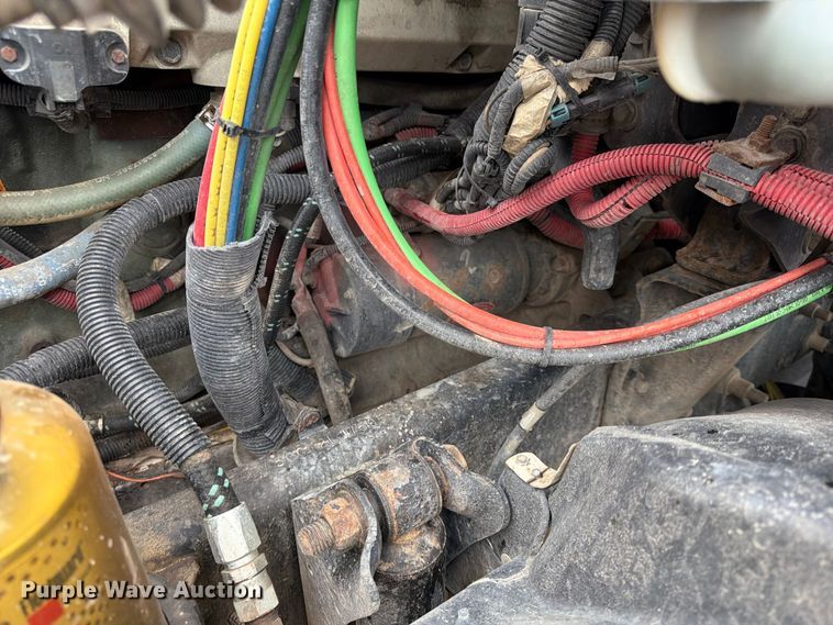 image for item ES1153 2002 Freightliner Columbia semi truck