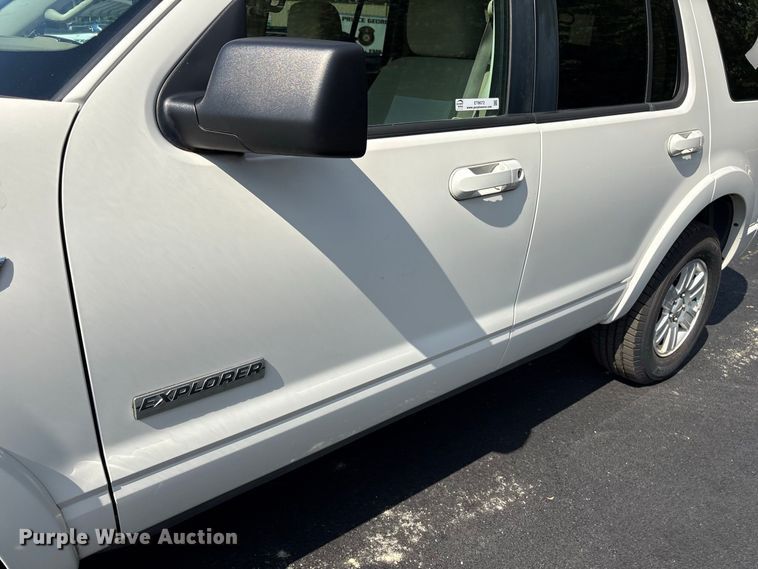 image for item ET8672 2008 Ford Explorer SUV