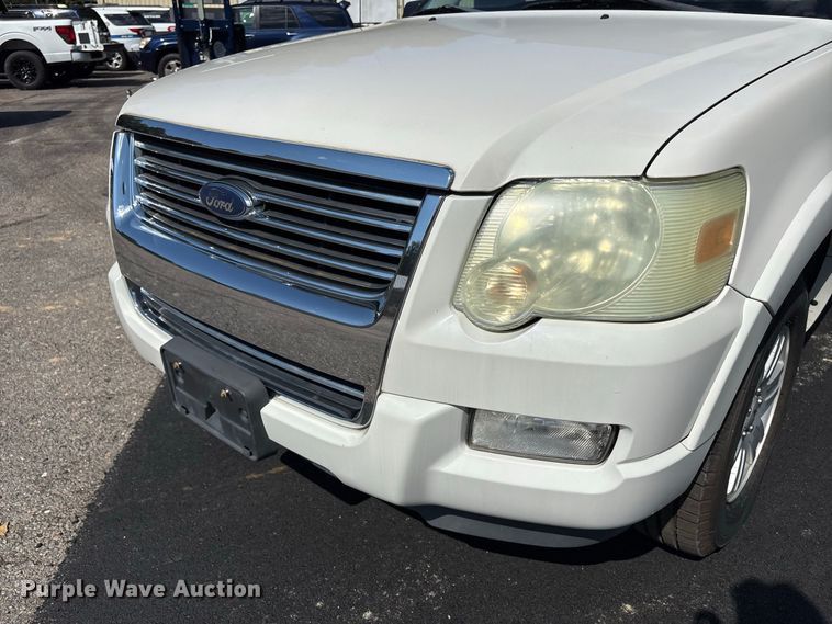 image for item ET8672 2008 Ford Explorer SUV