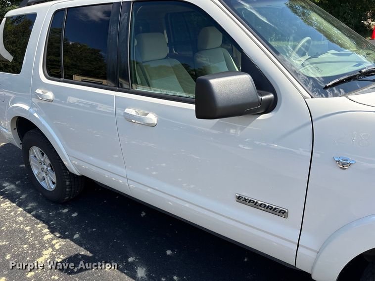 image for item ET8672 2008 Ford Explorer SUV