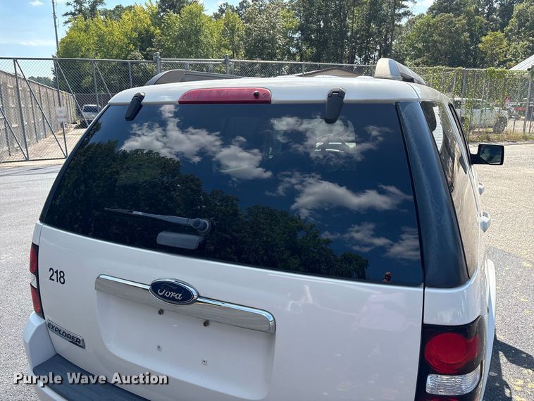 image for item ET8672 2008 Ford Explorer SUV