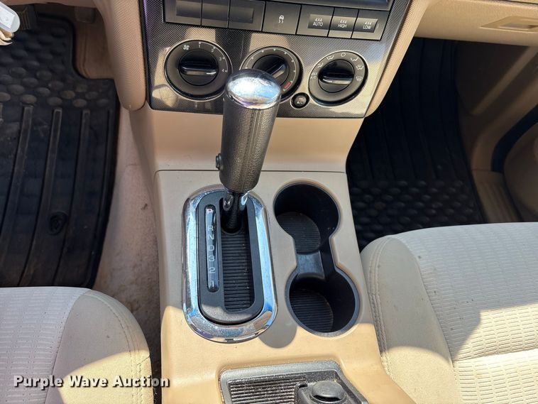 image for item ET8672 2008 Ford Explorer SUV