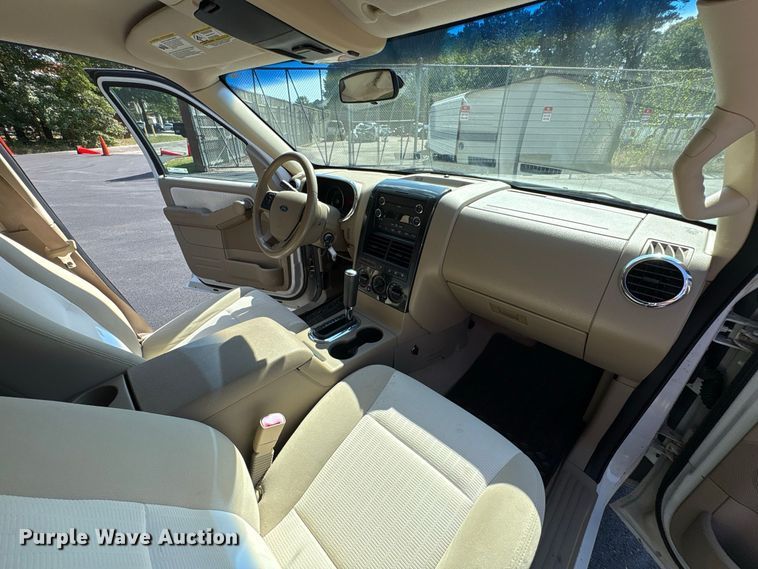 image for item ET8672 2008 Ford Explorer SUV