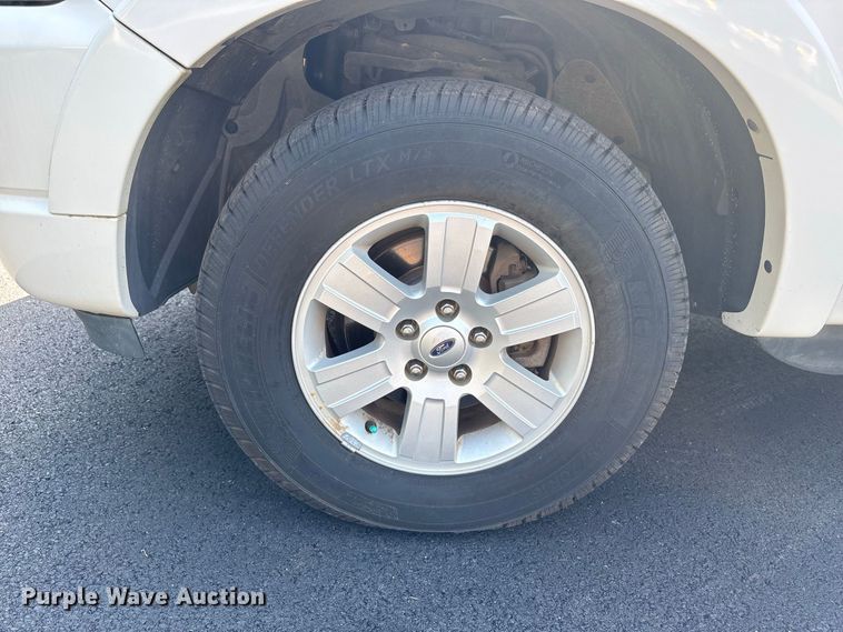image for item ET8672 2008 Ford Explorer SUV