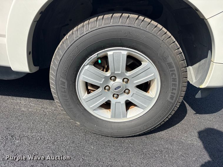 image for item ET8672 2008 Ford Explorer SUV