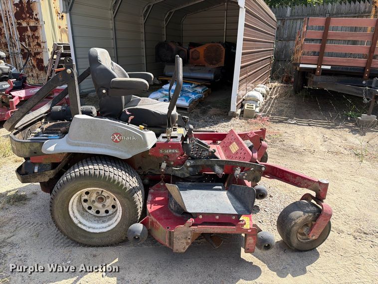image for item ET8676 2015 Exmark Lazer Z ZTR lawn mower