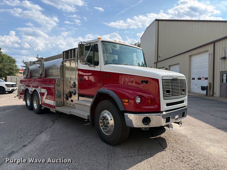 image for item ET8679 2000 Freightliner FL112 pumper fire truck