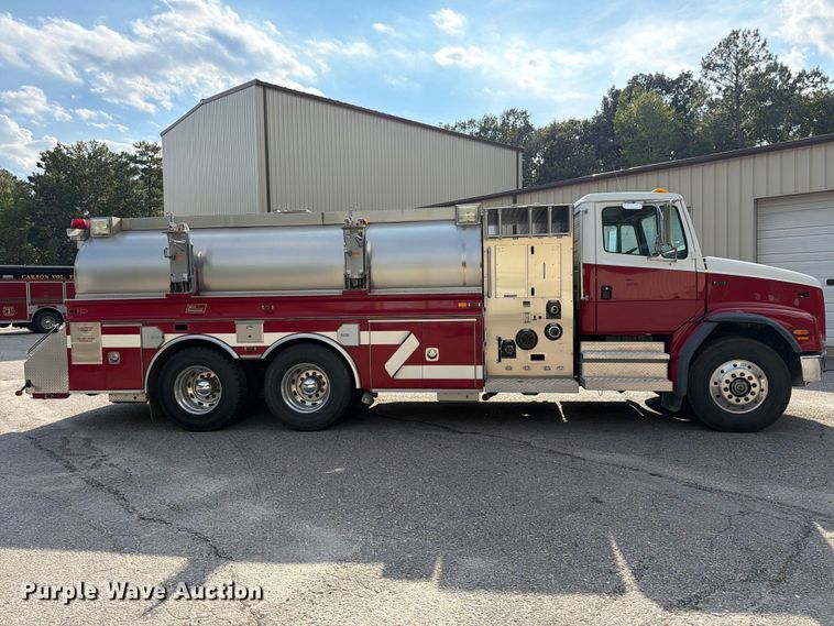 image for item ET8679 2000 Freightliner FL112 pumper fire truck