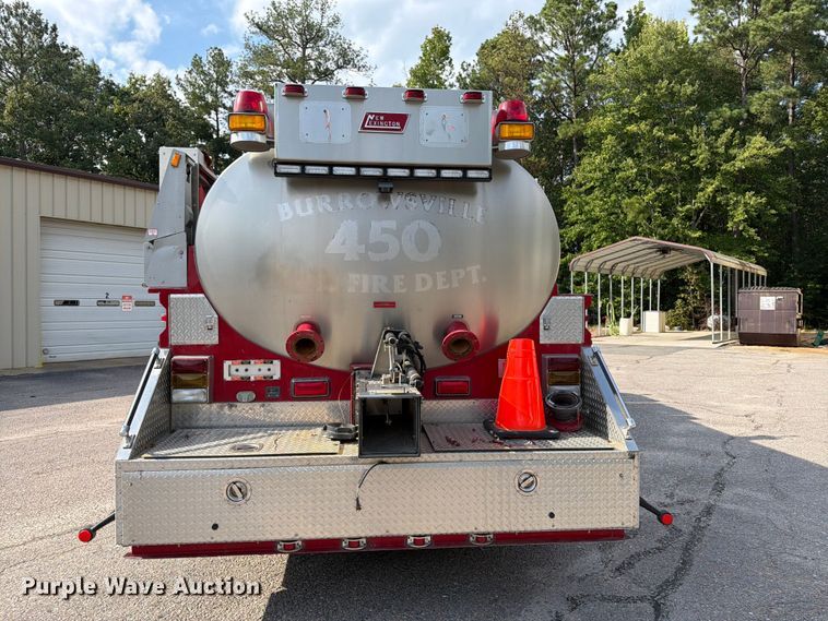 image for item ET8679 2000 Freightliner FL112 pumper fire truck