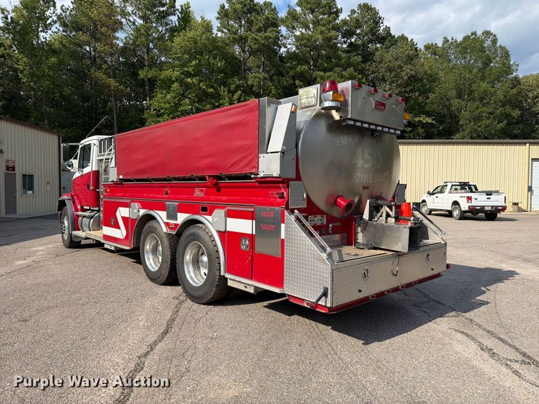 image for item ET8679 2000 Freightliner FL112 pumper fire truck