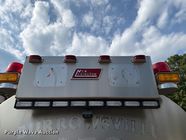 image for item ET8679 2000 Freightliner FL112 pumper fire truck