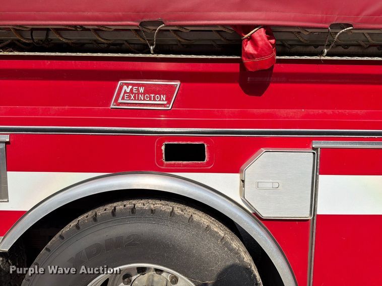 image for item ET8679 2000 Freightliner FL112 pumper fire truck