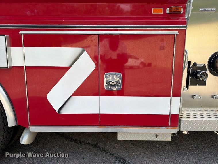 image for item ET8679 2000 Freightliner FL112 pumper fire truck