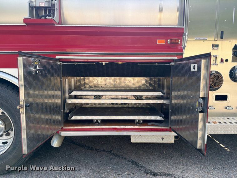 image for item ET8679 2000 Freightliner FL112 pumper fire truck