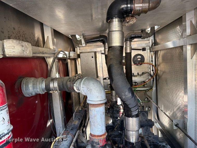 image for item ET8679 2000 Freightliner FL112 pumper fire truck