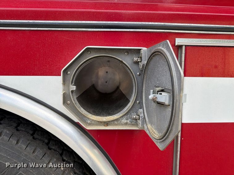 image for item ET8679 2000 Freightliner FL112 pumper fire truck