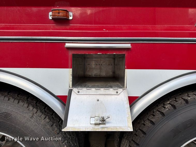 image for item ET8679 2000 Freightliner FL112 pumper fire truck