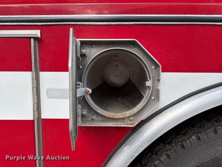 image for item ET8679 2000 Freightliner FL112 pumper fire truck