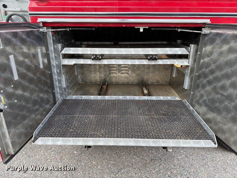 image for item ET8679 2000 Freightliner FL112 pumper fire truck
