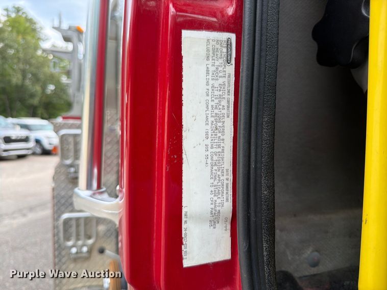 image for item ET8679 2000 Freightliner FL112 pumper fire truck