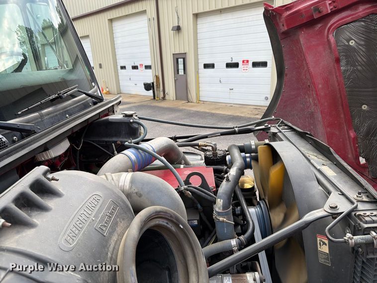 image for item ET8679 2000 Freightliner FL112 pumper fire truck