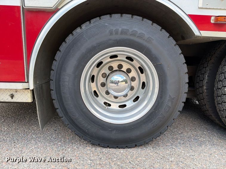 image for item ET8679 2000 Freightliner FL112 pumper fire truck