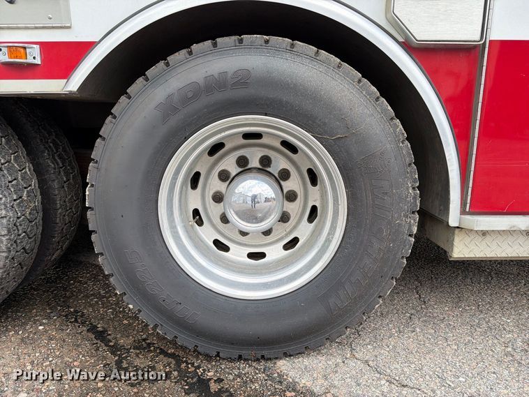 image for item ET8679 2000 Freightliner FL112 pumper fire truck
