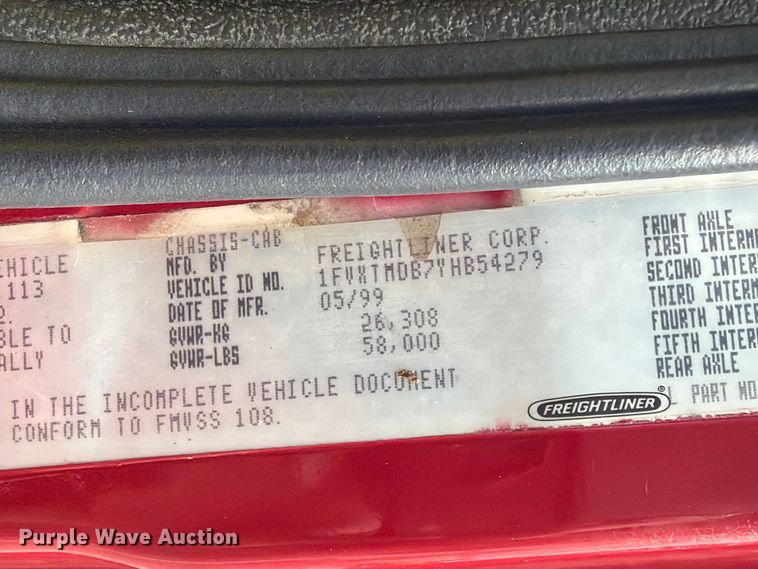 image for item ET8679 2000 Freightliner FL112 pumper fire truck