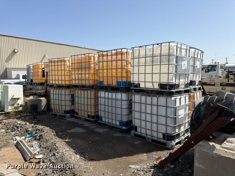 image for item EW5043 Approximately 35 totes