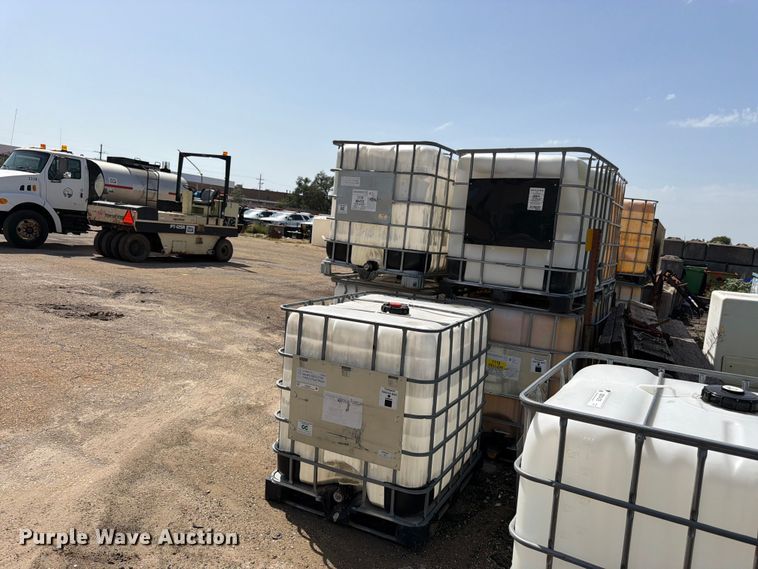 image for item EW5043 Approximately 35 totes