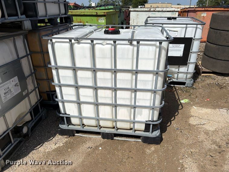 image for item EW5043 Approximately 35 totes