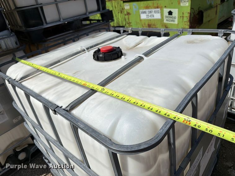 image for item EW5043 Approximately 35 totes
